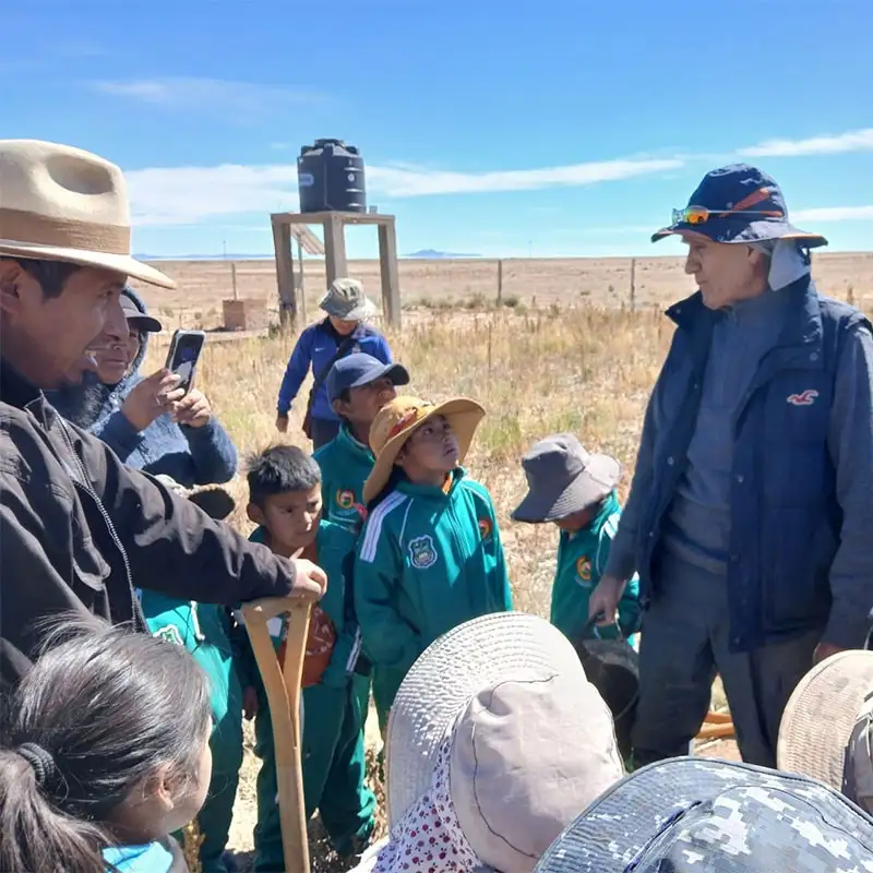 Para conseguir un efecto realmente sostenible, ECOTOP concede gran importancia a la educación de niños y jóvenes. Para conseguir un efecto realmente sostenible, ECOTOP concede gran importancia a la educación de niños y jóvenes.