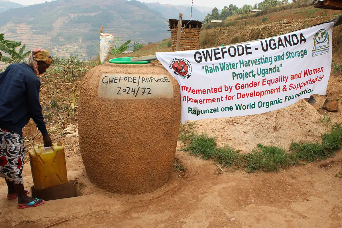 Die gemauerten Tanks oder Zisternen fassen jeweils 1.500 l Regenwasser